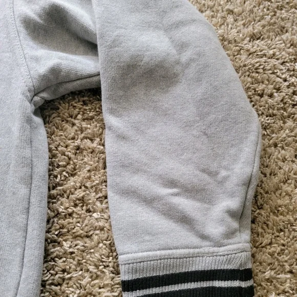 Levi's Jeanswear Classic Men's Gray V Neck Sweater Size Medium - Picture 7 of 10